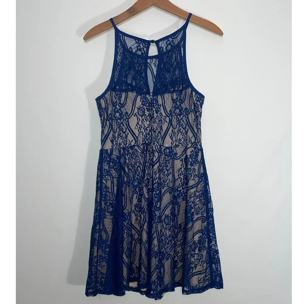 Francesca's Lace Dress - Women's Size M -‎ Gorgeous & Fun! - Picture 2 of 11